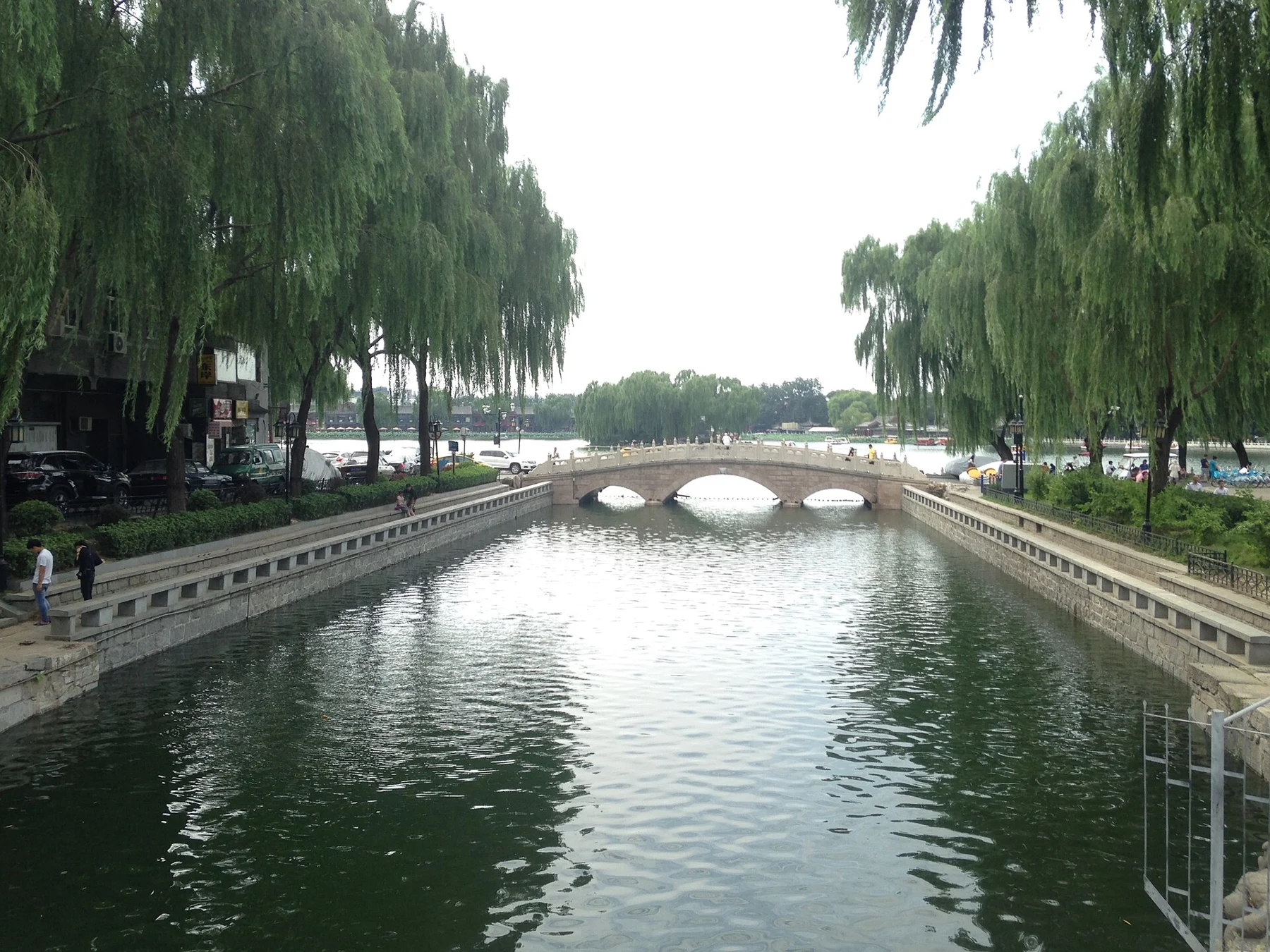 Jinding Bridge and the connecting waterway