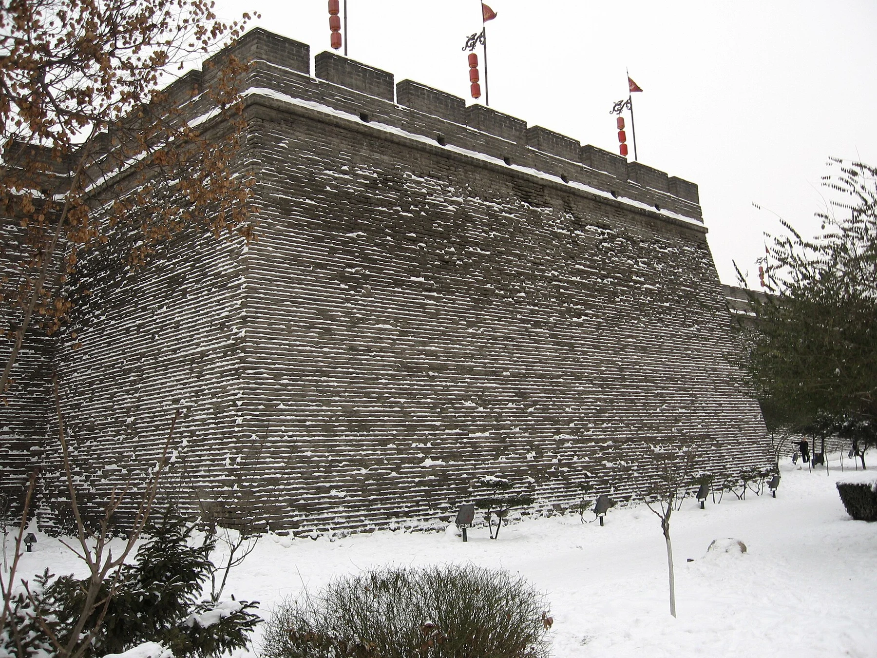 Projecting platform on Xi’an city wall