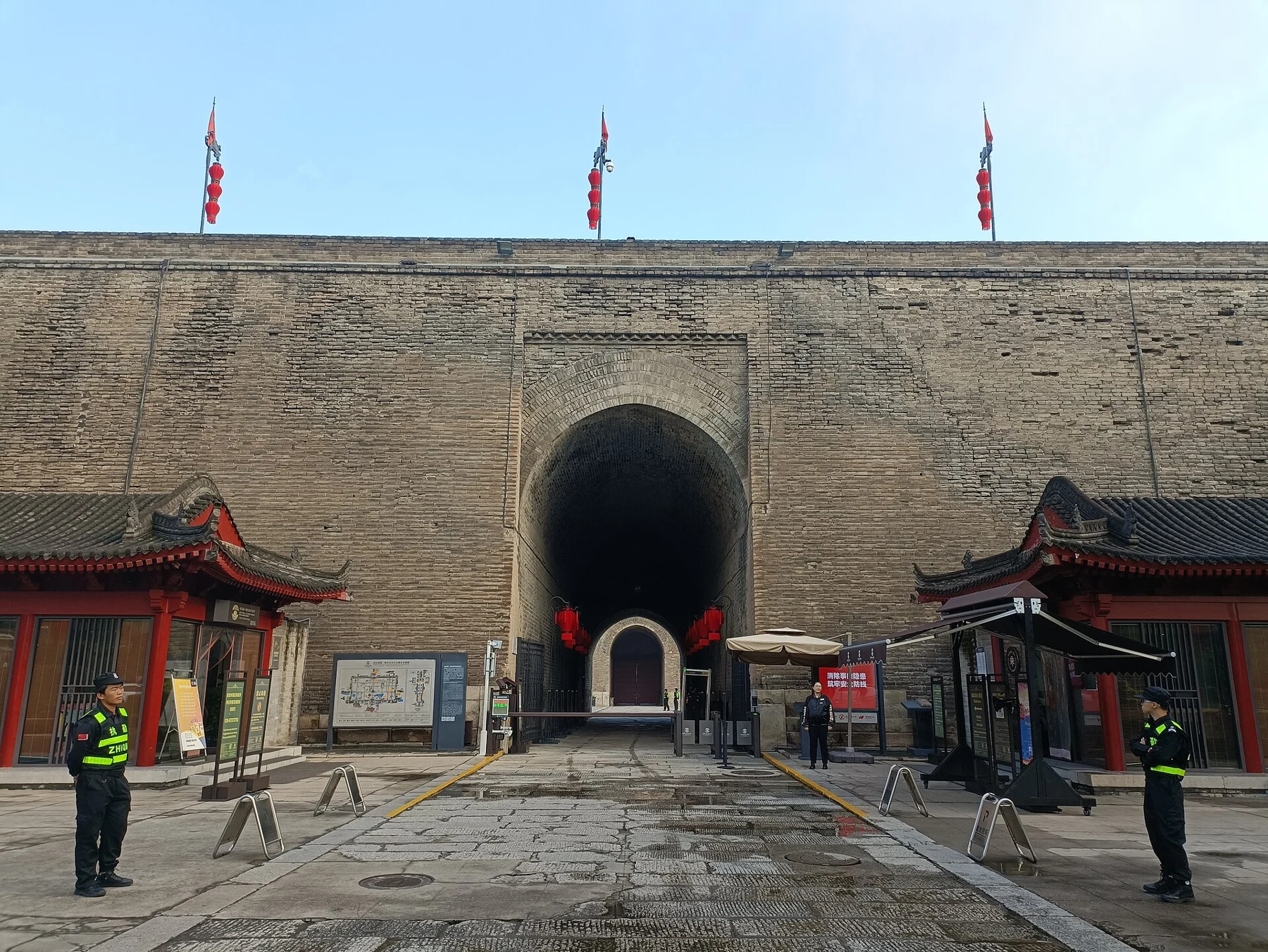 Anyuan Gate on the north side of Xi’an city wall