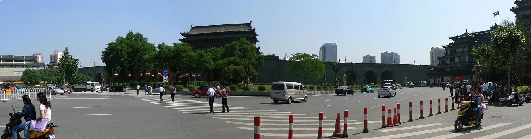 Courtyards inside Yongning Gate