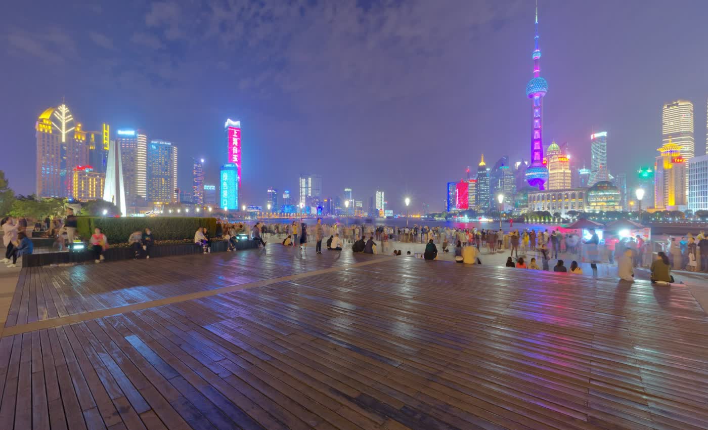 A perspective preview from the recorded Bund panorama, looking across the public waterfront towards the Pudong skyline.